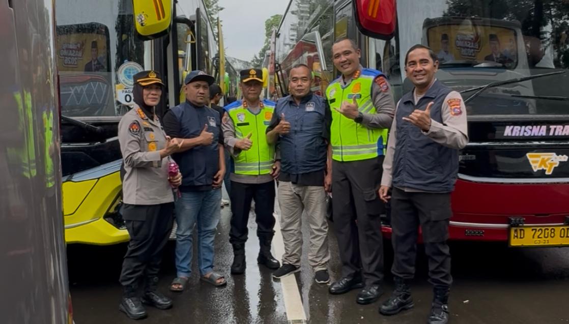 Polda Sumbar Sambut Kloter Pertama Perantau Pulang Basamo 2026 Di Dharmasraya, Dengan Sentuhan Adat Dan Pelayanan Prima