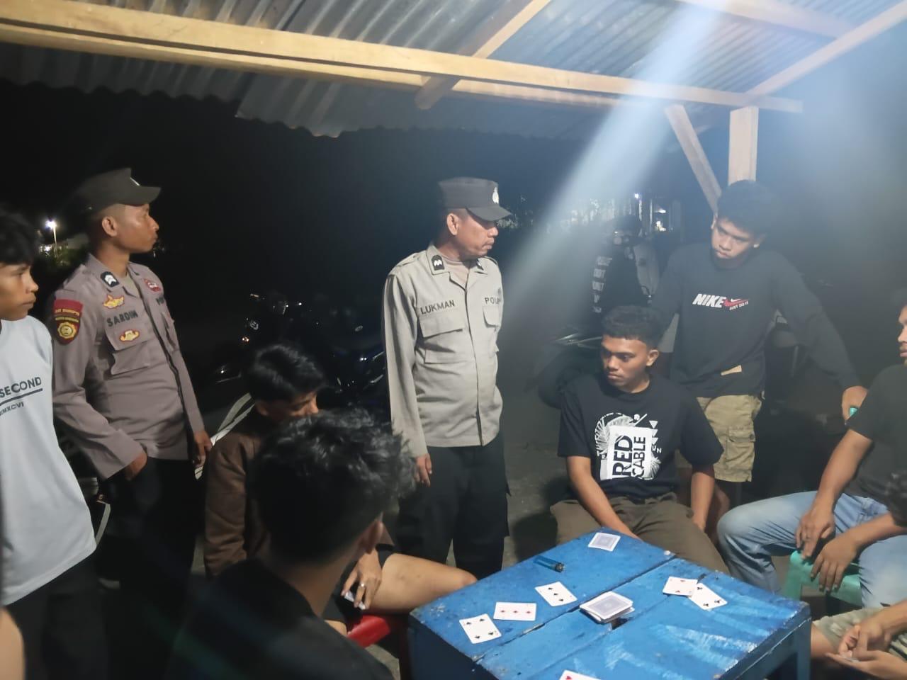 Pastikan Sitkamtibmas Kondusif, Polsek Jajaran Polres Halsel Gencarkan Patroli Malam